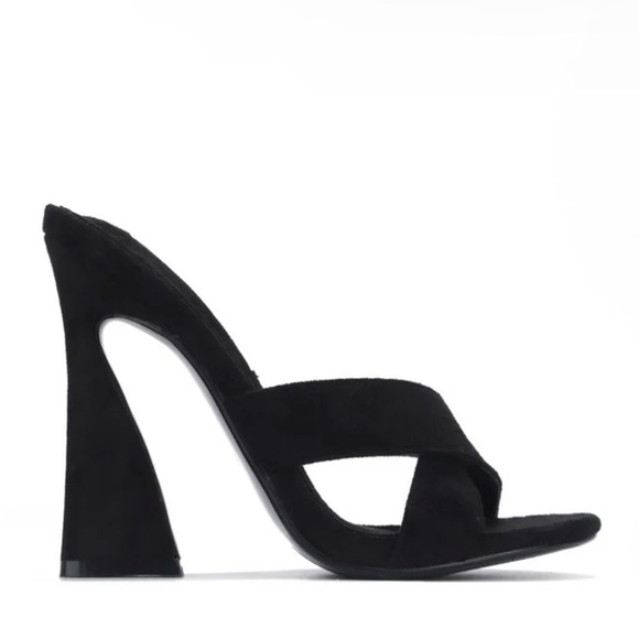 Helen - Mule Black Heel - Picture 1 of 4